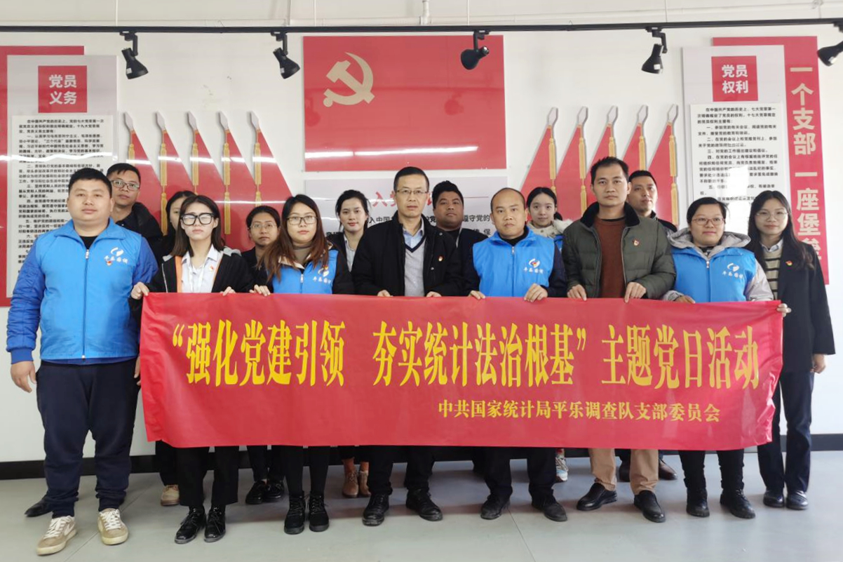 憲法宣傳進(jìn)企業(yè)，法治護(hù)航促發(fā)展.jpg